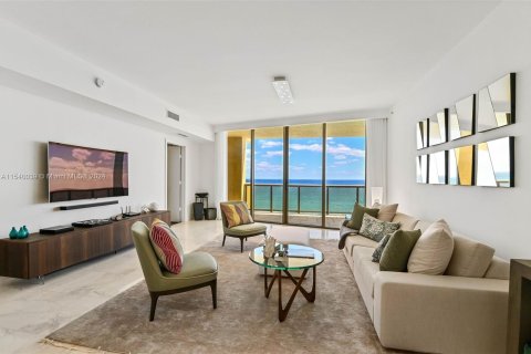 Copropriété à vendre à Sunny Isles Beach, Floride: 3 chambres, 221.39 m2 № 1033221 - photo 12