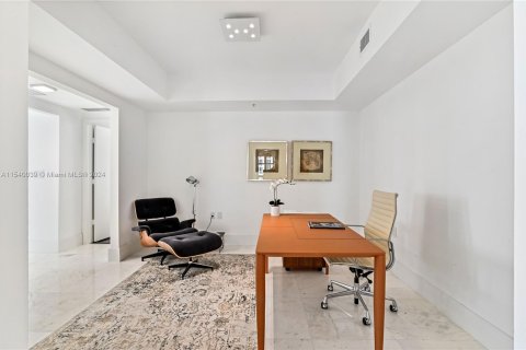 Condominio en venta en Sunny Isles Beach, Florida, 3 dormitorios, 221.39 m2 № 1033221 - foto 4