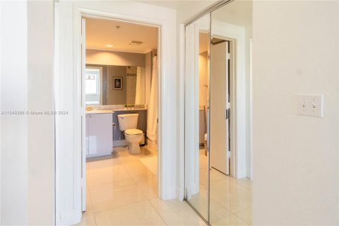 Condominio en venta en Aventura, Florida, 3 dormitorios, 126.63 m2 № 1033259 - foto 26