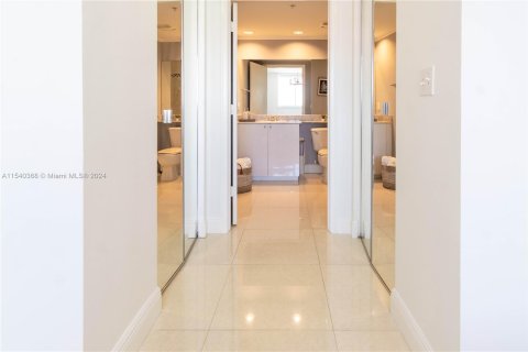 Condo in Aventura, Florida, 3 bedrooms  № 1033259 - photo 27