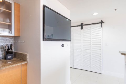 Condo in Aventura, Florida, 3 bedrooms  № 1033259 - photo 22