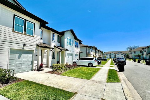 Townhouse in Davenport, Florida 3 bedrooms, 150.69 sq.m. № 1384979 - photo 2