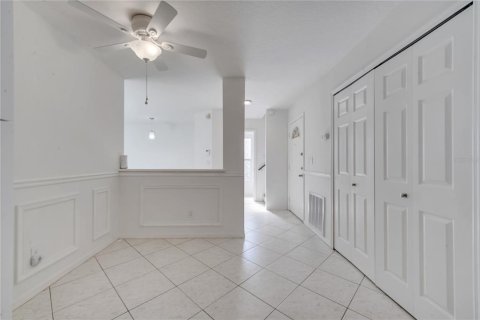 House in Orlando, Florida 4 bedrooms, 155.8 sq.m. № 1385004 - photo 9