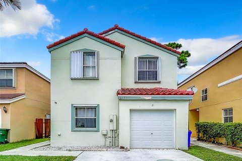 Casa en venta en Margate, Florida, 3 dormitorios, 167.97 m2 № 1253966 - foto 2