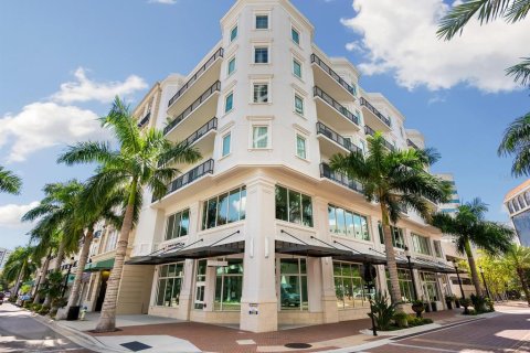 Condominio en venta en Sarasota, Florida, 1 dormitorio, 68.38 m2 № 1359159 - foto 1