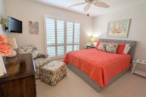 Condo in Indian Shores, Florida, 2 bedrooms  № 1358265 - photo 17