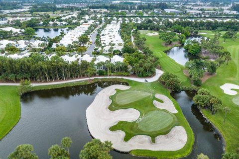 Villa ou maison à vendre à West Palm Beach, Floride: 3 chambres, 204.85 m2 № 1051435 - photo 1