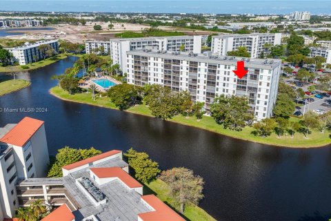 Condominio en venta en Pompano Beach, Florida, 2 dormitorios, 113.53 m2 № 1397415 - foto 2