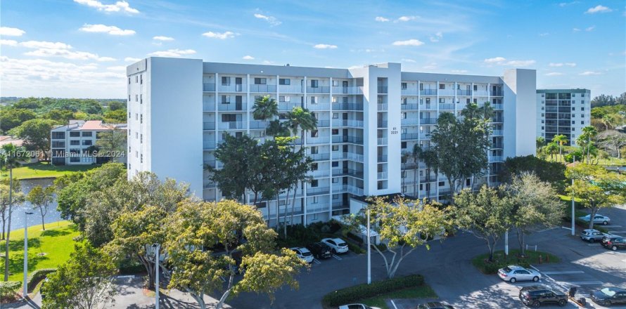 Condominio en Pompano Beach, Florida, 2 dormitorios  № 1397415