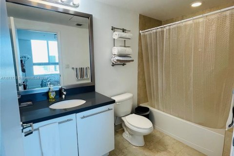 Condo in Miami, Florida, 3 bedrooms  № 1397414 - photo 15