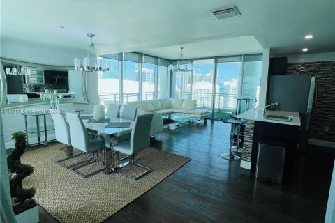 Condo in Miami, Florida, 3 bedrooms  № 1397414 - photo 16