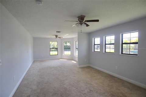 House in Moore Haven, Florida 4 bedrooms, 211.07 sq.m. № 1090845 - photo 24