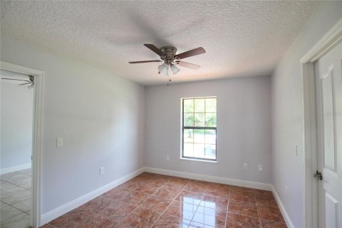 House in Moore Haven, Florida 4 bedrooms, 211.07 sq.m. № 1090845 - photo 4
