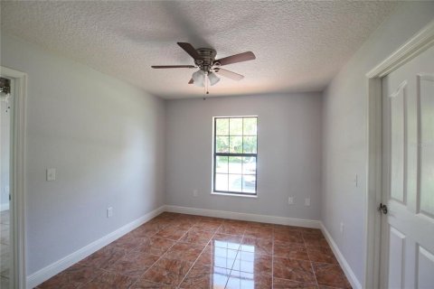 House in Moore Haven, Florida 4 bedrooms, 211.07 sq.m. № 1090845 - photo 6