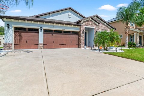 House in Wesley Chapel, Florida 3 bedrooms, 239.41 sq.m. № 1374087 - photo 2