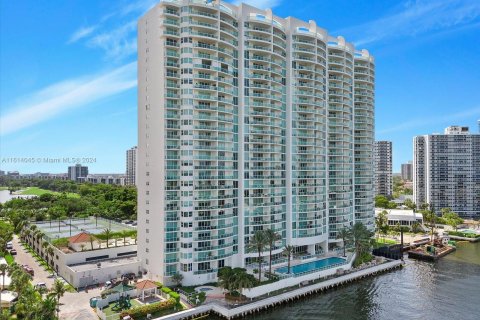 Condominio en venta en Aventura, Florida, 4 dormitorios, 332.13 m2 № 1237985 - foto 29