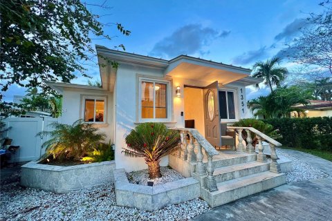 Villa ou maison à vendre à Hollywood, Floride: 3 chambres, 185.62 m2 № 1161210 - photo 2