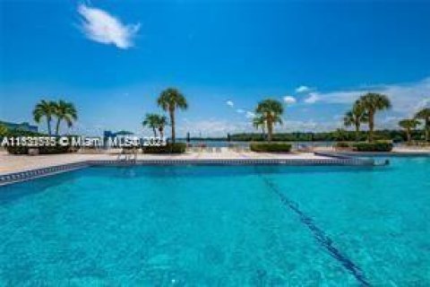 Condo in Sunny Isles Beach, Florida, 2 bedrooms  № 1292266 - photo 14