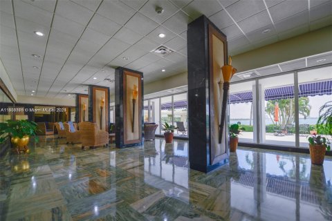 Copropriété à vendre à Sunny Isles Beach, Floride: 2 chambres, 113.34 m2 № 1292266 - photo 11