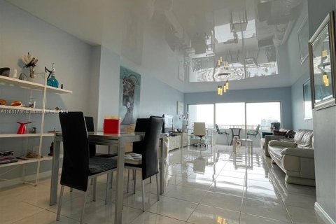 Copropriété à vendre à Sunny Isles Beach, Floride: 2 chambres, 113.34 m2 № 1292266 - photo 3