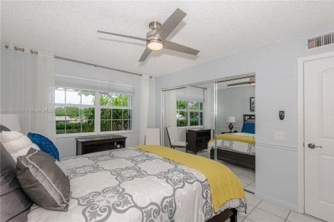 Condo in Hypoluxo, Florida, 3 bedrooms  № 1418585 - photo 16