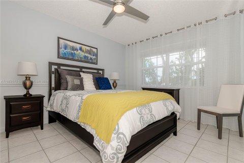 Condo in Hypoluxo, Florida, 3 bedrooms  № 1418585 - photo 15