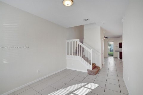 Townhouse in Miami Gardens, Florida 3 bedrooms, 147.62 sq.m. № 1225026 - photo 3