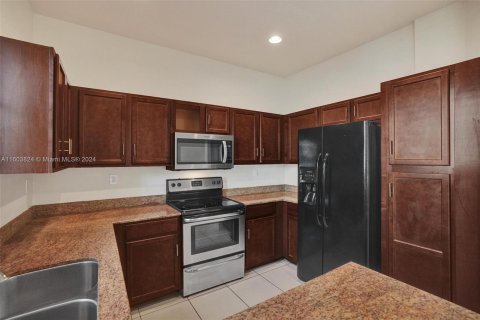 Adosado en venta en Miami Gardens, Florida, 3 dormitorios, 147.62 m2 № 1225026 - foto 12