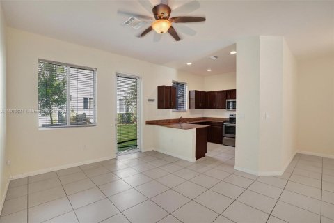 Townhouse in Miami Gardens, Florida 3 bedrooms, 147.62 sq.m. № 1225026 - photo 10