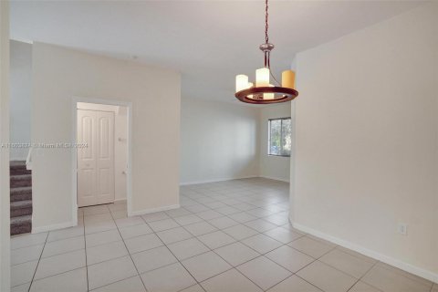 Townhouse in Miami Gardens, Florida 3 bedrooms, 147.62 sq.m. № 1225026 - photo 6