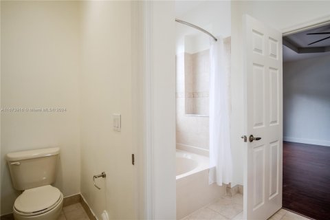 Townhouse in Miami, Florida 3 bedrooms, 173.73 sq.m. № 1397037 - photo 20