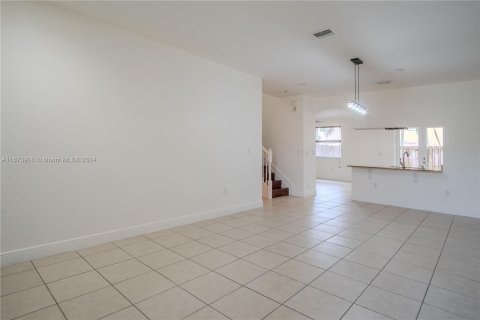 Townhouse in Miami, Florida 3 bedrooms, 173.73 sq.m. № 1397037 - photo 3