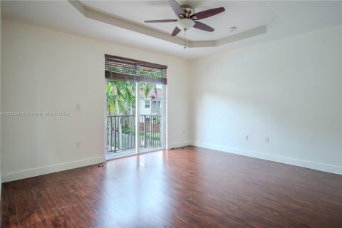 Townhouse in Miami, Florida 3 bedrooms, 173.73 sq.m. № 1397037 - photo 17