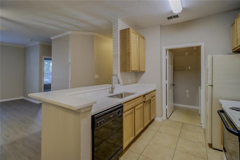 Copropriété à vendre à Tampa, Floride: 2 chambres, 97.08 m2 № 1376935 - photo 14