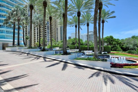 Condominio en venta en Bal Harbour, Florida, 2 dormitorios, 190.45 m2 № 1240609 - foto 2