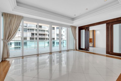 Condominio en venta en Bal Harbour, Florida, 2 dormitorios, 190.45 m2 № 1240609 - foto 16