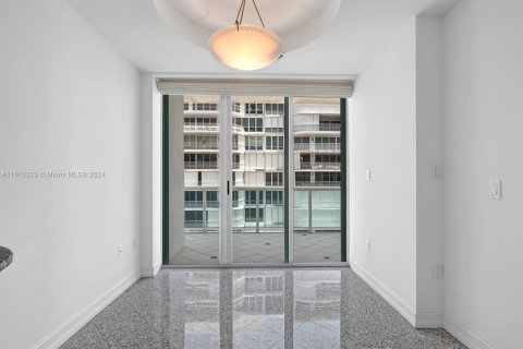 Condominio en venta en Bal Harbour, Florida, 2 dormitorios, 190.45 m2 № 1240609 - foto 20