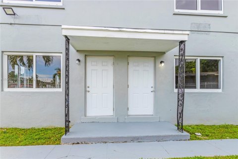 Immobilier commercial à vendre à Florida City, Floride: 287.44 m2 № 1071706 - photo 7