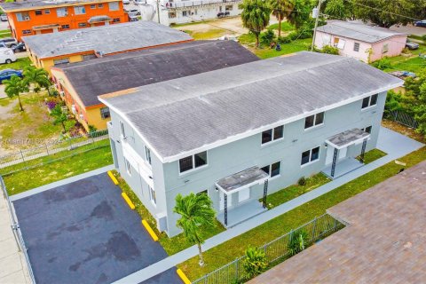 Immobilier commercial à vendre à Florida City, Floride: 287.44 m2 № 1071706 - photo 1
