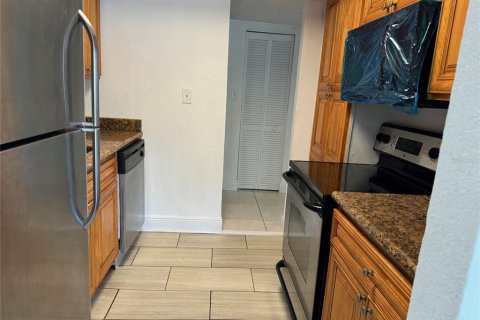 Condo in Orlando, Florida, 3 bedrooms  № 1387278 - photo 8