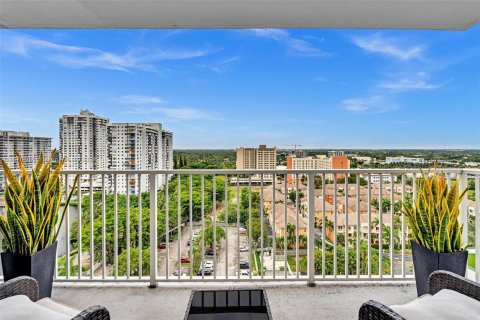 Condo in Aventura, Florida, 1 bedroom  № 1405910 - photo 23