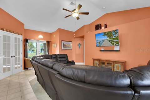 Villa ou maison à vendre à Lehigh Acres, Floride: 4 chambres, 179.49 m2 № 1190685 - photo 7