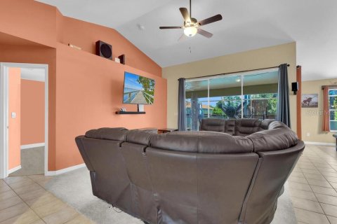 Villa ou maison à vendre à Lehigh Acres, Floride: 4 chambres, 179.49 m2 № 1190685 - photo 6