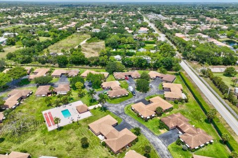 House in Delray Beach, Florida 2 bedrooms, 106.84 sq.m. № 1160833 - photo 2