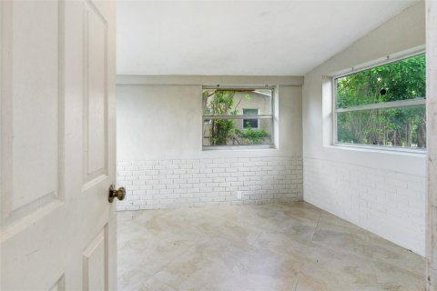 House in Lauderdale Lakes, Florida 3 bedrooms, 106.47 sq.m. № 1160793 - photo 6