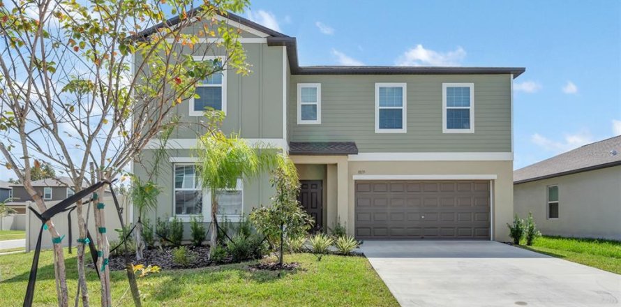 House in Land O' Lakes, Florida 6 bedrooms, 308.99 sq.m. № 1380984