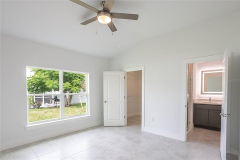 House in Port Charlotte, Florida 3 bedrooms, 140.38 sq.m. № 1381051 - photo 14