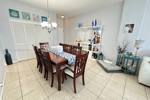 Copropriété à vendre à Hollywood, Floride: 1 chambre, 82.03 m2 № 1075076 - photo 9