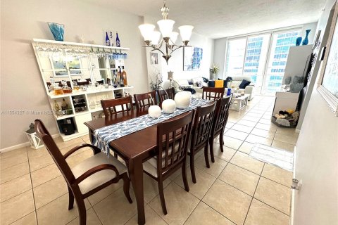 Copropriété à vendre à Hollywood, Floride: 1 chambre, 82.03 m2 № 1075076 - photo 10