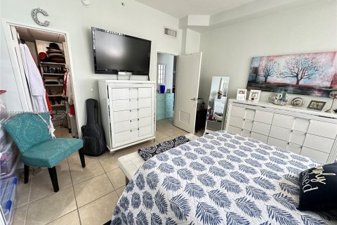 Copropriété à vendre à Hollywood, Floride: 1 chambre, 82.03 m2 № 1075076 - photo 17